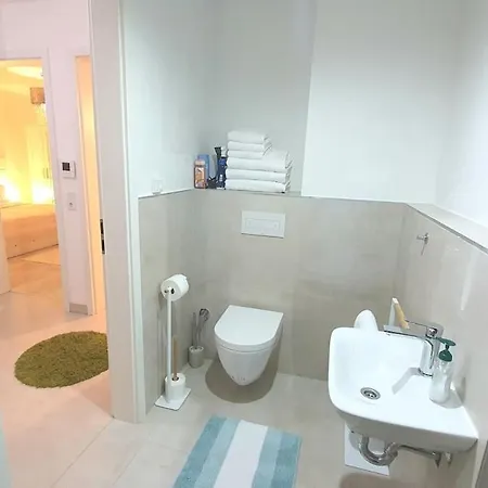 Boutique Peaceful Oasis With Excellent Connections