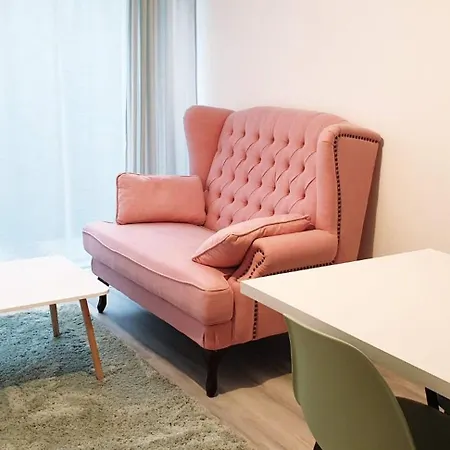 Boutique Peaceful Oasis With Excellent Connections 아파트 *